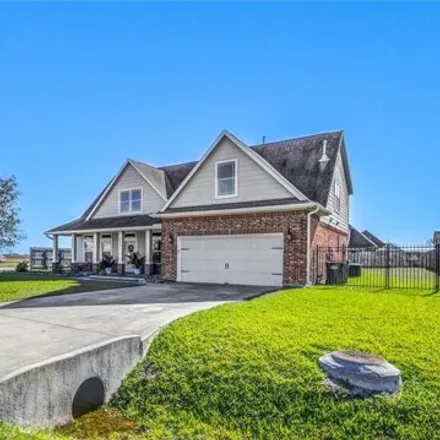 Buy this 5 bed house on 14022 Martinique Lane in Baytown, TX 77523