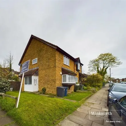 Image 2 - Fryent Grove, The Hyde, London, NW9 7HG, United Kingdom - House for sale