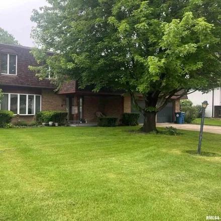 Buy this 4 bed house on 821 Boyd Avenue in Princeton, IL 61356