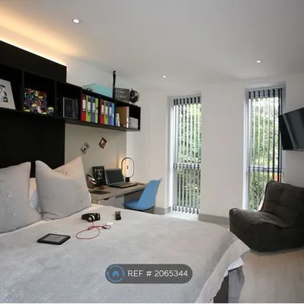 Rent this 3 bed apartment on 2 Elliott Road in Selly Oak, B29 6LR