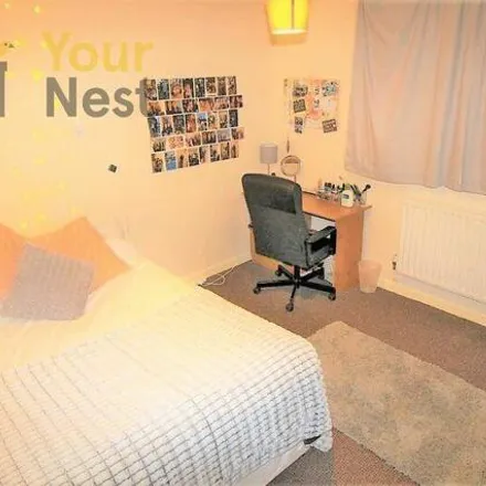 Rent this 3 bed apartment on 18 Kensington Terrace in Leeds, LS6 1BE