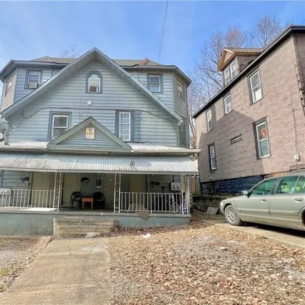 Buy this studio house on 323 North Shenango Street in New Castle, PA 16101