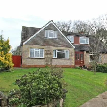 Buy this 5 bed house on Glendale Close in Wootton Bridge, PO33 4RF