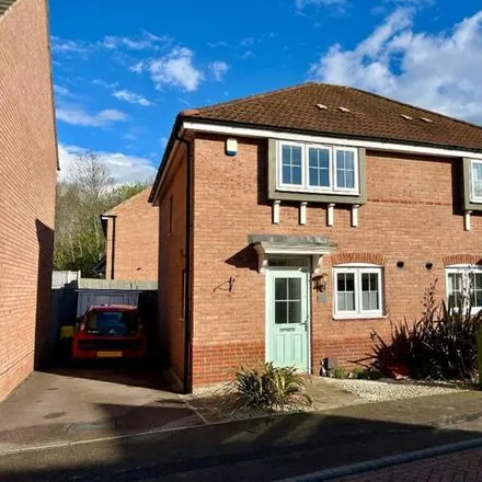 Buy this 3 bed duplex on Windlass Drive in Leicester, Leicestershire