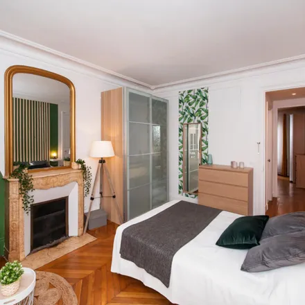 Rent this 4 bed room on 64 Rue Condorcet in 75009 Paris, France