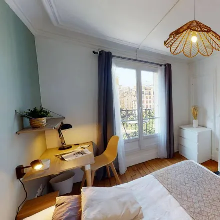 Image 3 - 5 Avenue de la Chapelle, 75017 Paris, France - Room for rent