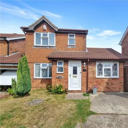 Buy this 4 bed house on 9 Chelsfield Road in London, BR5 4DS