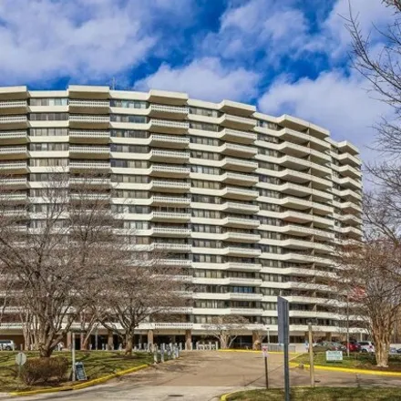 Image 2 - Olympus Condominiums, 6301 Stevenson Avenue, Alexandria, VA 22304, USA - Condo for sale