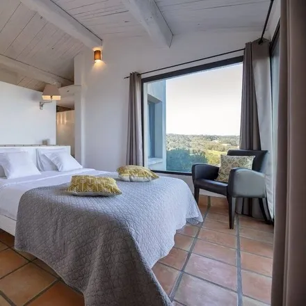 Rent this 4 bed house on Bonifacio in Montée Saint-Jacques, 20169 Bonifacio / Bunifaziu