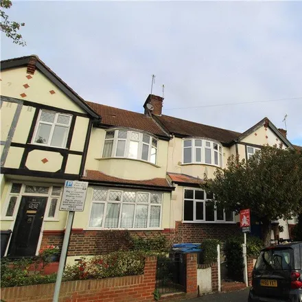 Rent this 3 bed townhouse on 95 Temple Road in London, CR0 1HW