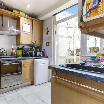 Image 2 - Allen Road, London, BR3 4NH, United Kingdom - Townhouse for sale