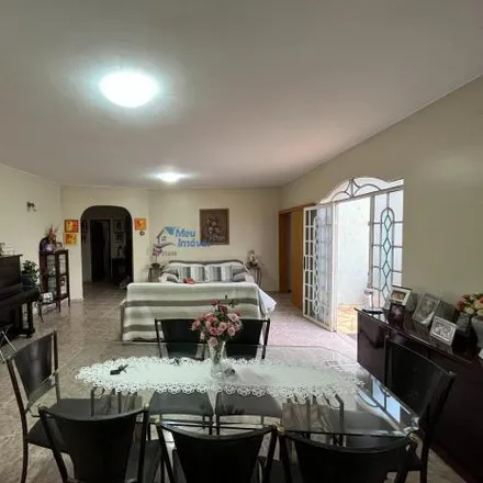 Buy this 4 bed house on Rua 3 in Colônia Agrícola Samambaia, Vicente Pires - Federal District