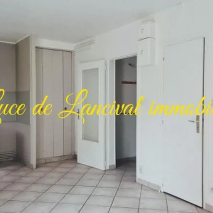 Image 4 - 61 Rue de la République, 02300 Chauny, France - Apartment for rent