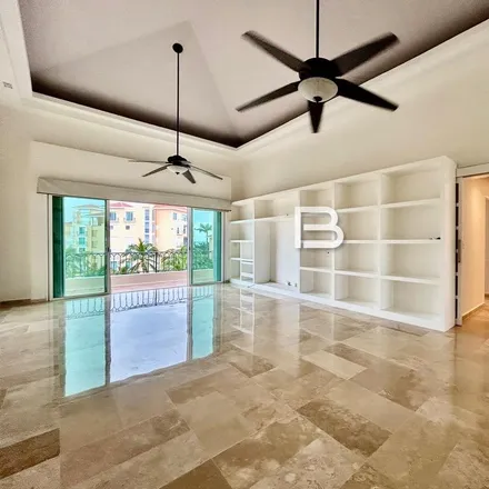 Rent this 9 bed apartment on Avenida Paraíso in Isla Dorada, 75500 Cancún