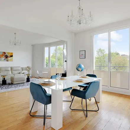 Rent this 3 bed apartment on 5 Boulevard de la Saussaye in 92200 Neuilly-sur-Seine, France