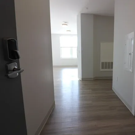 Rent this 3 bed apartment on 175 Washington St