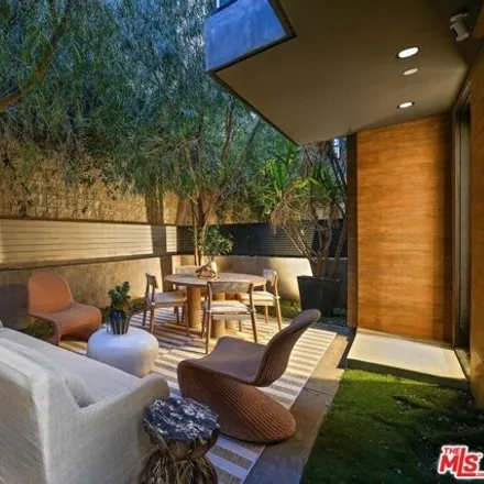 Image 2 - 1385 North Gardner Street, Los Angeles, CA 90046, USA - House for sale