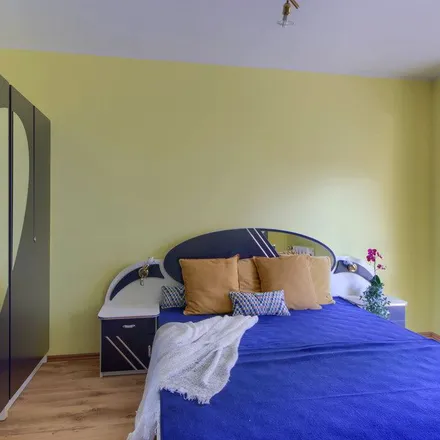 Rent this 3 bed apartment on Jeżycka 44b in 60-865 Poznan, Poland