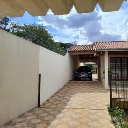 Buy this 5 bed house on Rua Albert Einstein in Jamaica, Londrina - PR