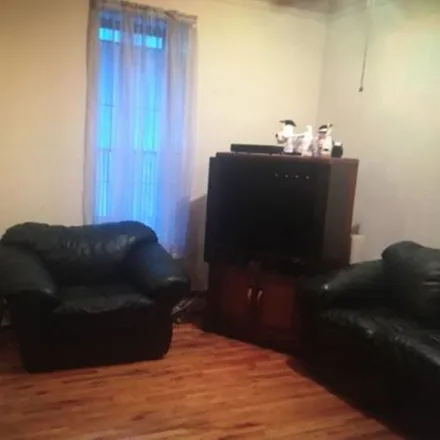 Rent this 1 bed apartment on Dearing