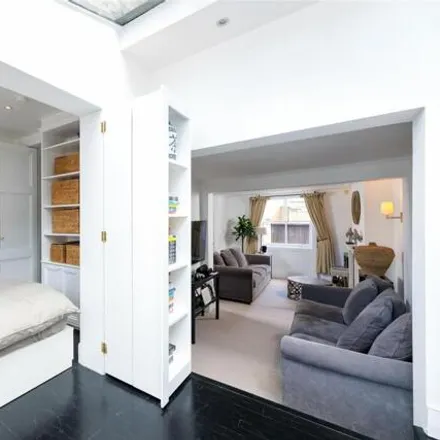 Image 7 - 17 Tryon Street, London, SW3 3LH, United Kingdom - House for sale