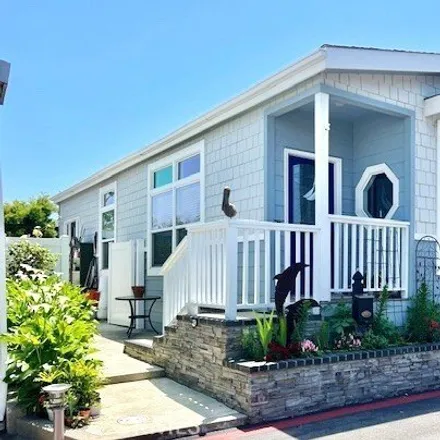 Image 2 - 110 Yorktown, Newport Beach, CA 92660, USA - Apartment for sale