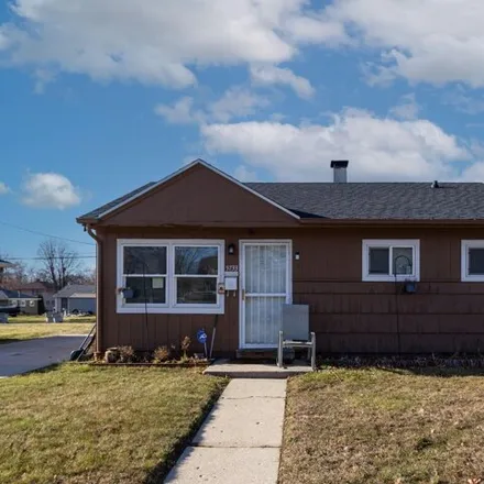 Buy this 2 bed house on 5733 North 60th Street in Milwaukee, WI 53218
