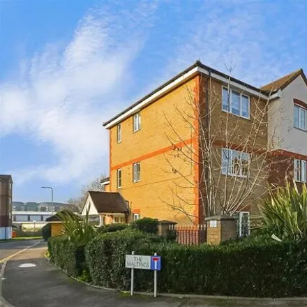 Image 2 - South Street, Romford, Essex, N/a - Apartment for sale