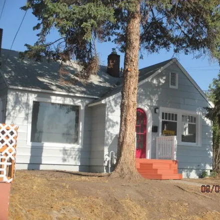 Buy this 2 bed house on 625 Mitchell Street in Klamath Falls, OR 97601