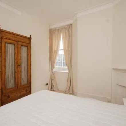 Rent this 3 bed apartment on 9 Longford Street in London, NW1 3BR