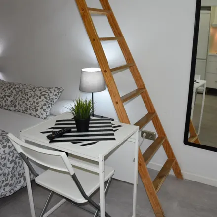 Rent this studio apartment on Madrid in Calle de Lavapiés, 38