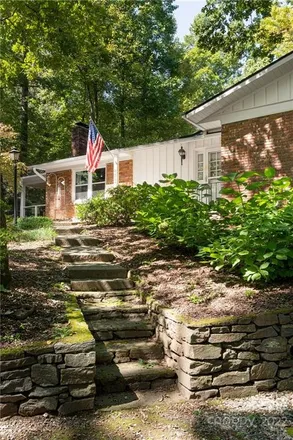 Image 3 - 873 Indian Hill Road, Essex, Hendersonville, NC 28791, USA - House for sale