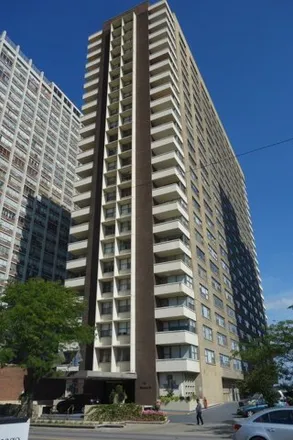 Rent this 2 bed condo on 6157 North Sheridan Road in Chicago, IL 60660