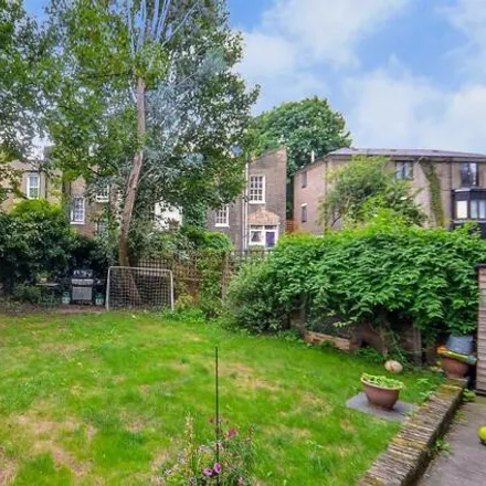 Image 2 - Caledonian Road, London, N1 9RE, United Kingdom - Apartment for sale