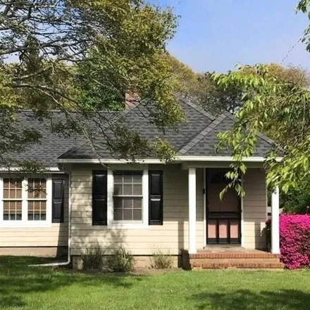 Image 1 - 24 Rogers Avenue, Village of Westhampton Beach, Suffolk County, NY 11978, USA - House for rent