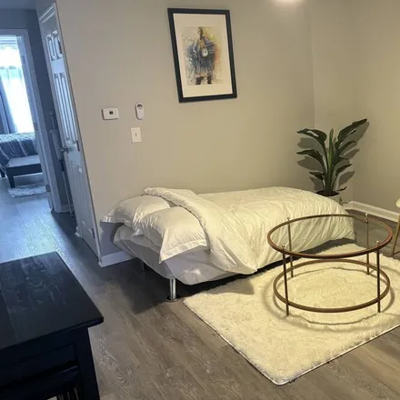 Rent this 1 bed apartment on Baltimore