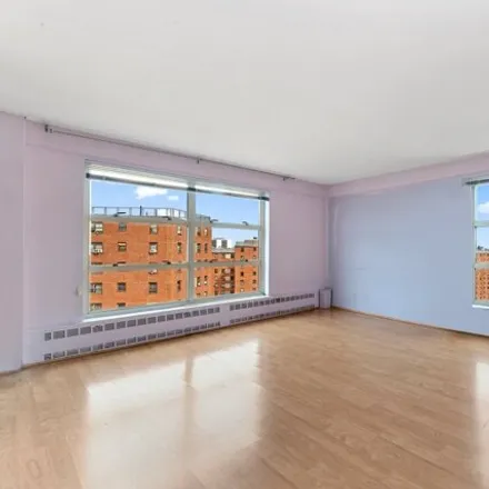Buy this studio apartment on 100 La Salle Street in New York, NY 10027