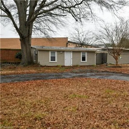 Image 7 - 1811 W Davis St, Burlington, North Carolina, 27215 - House for sale