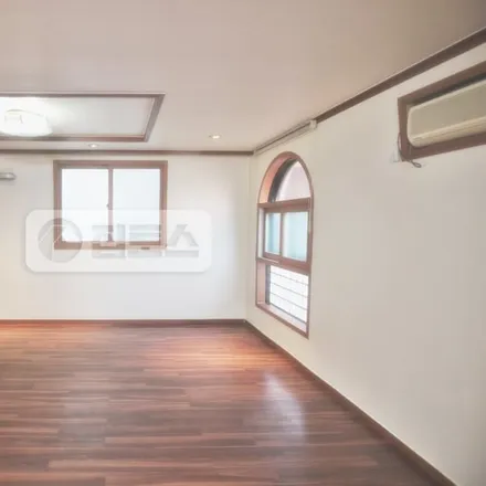Rent this studio apartment on 서울특별시 강남구 역삼동 698-13
