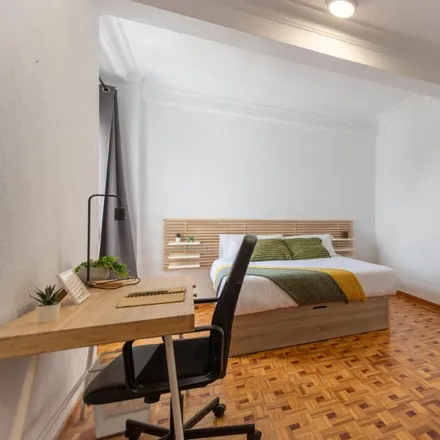 Rent this 8 bed room on Centre del Carme in Carrer del Museu, 2