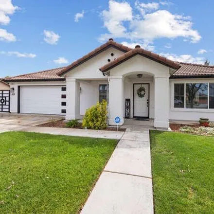 Buy this 2 bed house on 1037 West Elkhorn Court in Visalia, CA 93277