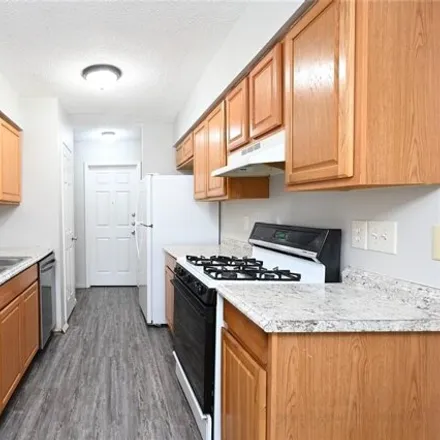 Image 6 - 5008 Mashie Cove, Austin, TX 78744, USA - Apartment for rent
