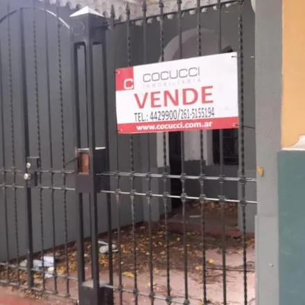 Buy this 6 bed house on Vineria in Vendimiadores, Departamento Capital