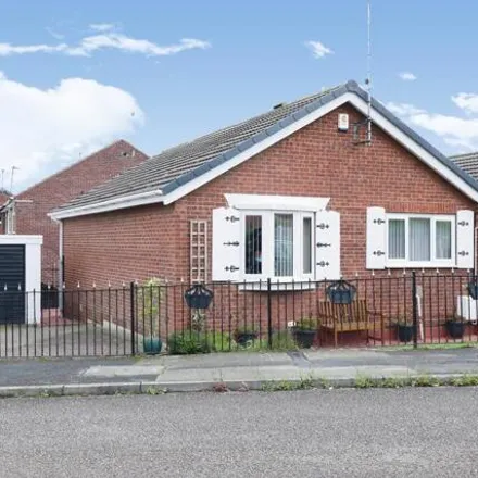 Buy this 2 bed house on Lumley Crescent in Maltby, S66 7QF