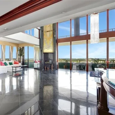 Image 4 - 11113 Biscayne Boulevard, Courtly Manor, North Miami, FL 33181, USA - Condo for sale