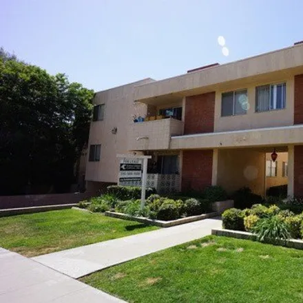 Rent this 2 bed house on Yale Court in Santa Monica, CA 90404