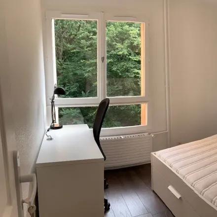 Rent this 6 bed room on 10 Allée de la Clairière in 77420 Champs-sur-Marne, France