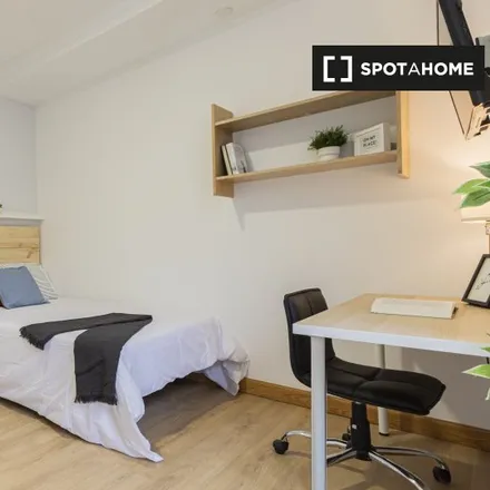 Rent this 41 bed room on Cafemerienda in Calle de San Lorenzo, 9