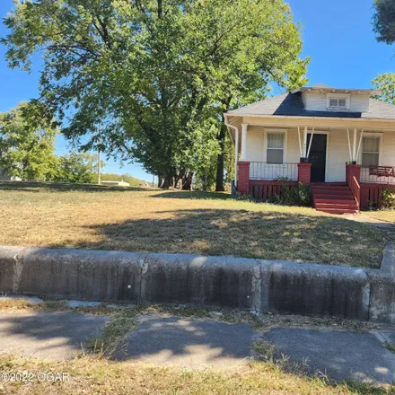 Buy this 2 bed house on 407 South Mineral Avenue in Joplin, MO 64801