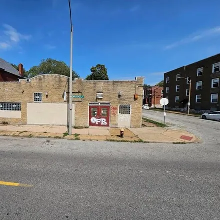 Buy this studio house on 3201 Arsenal Street in St. Louis, MO 63118